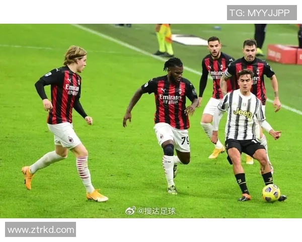 尤文图斯再度逼近AC米兰，激烈争夺最前几名